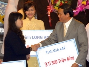 6 3万亿多越盾帮助贫民改善生活